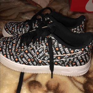 Im selling theses air forces 1